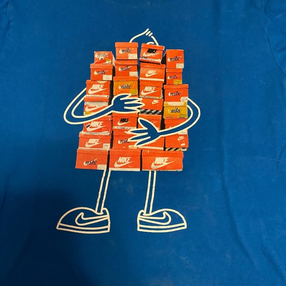 Boys Blue NIKE Teeshirt (XL) - Picture 2 of 4